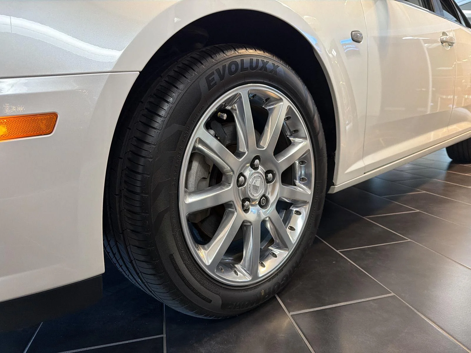 Used 2005 White Diamond Cadillac 4DR SDN V8 image 12