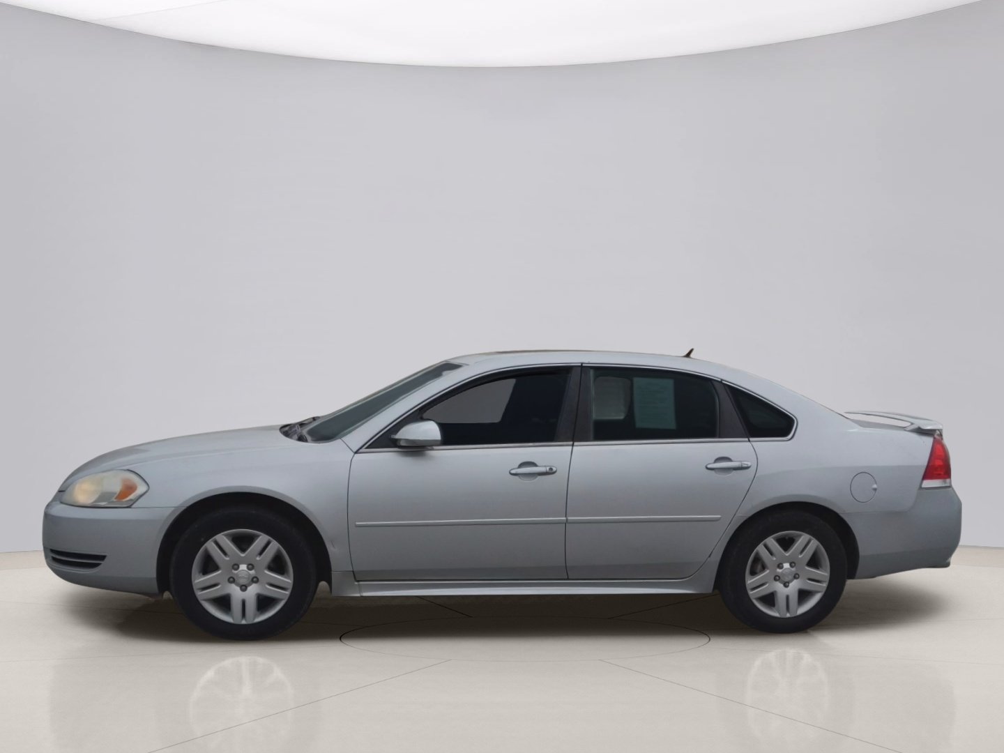 Used 2013 Silver Chevrolet LT image 2