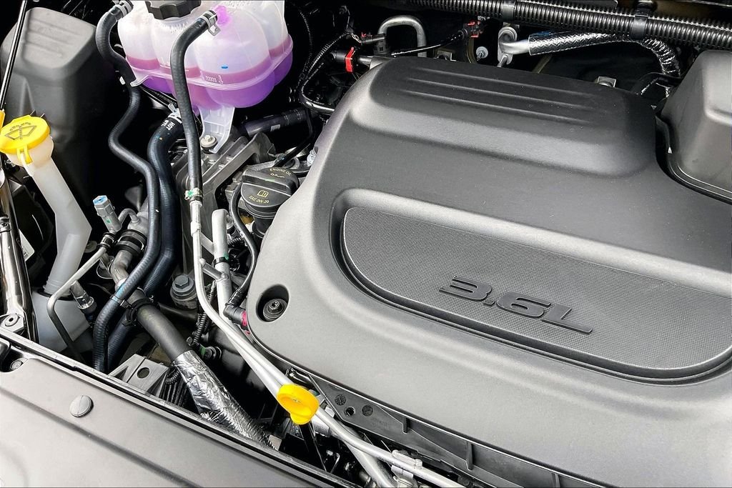 New 2026 Chrysler Pacifica Select 4D Passenger Van