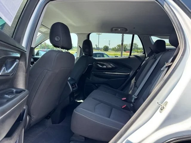 Used 2024 Summit White GMC SLE image 10