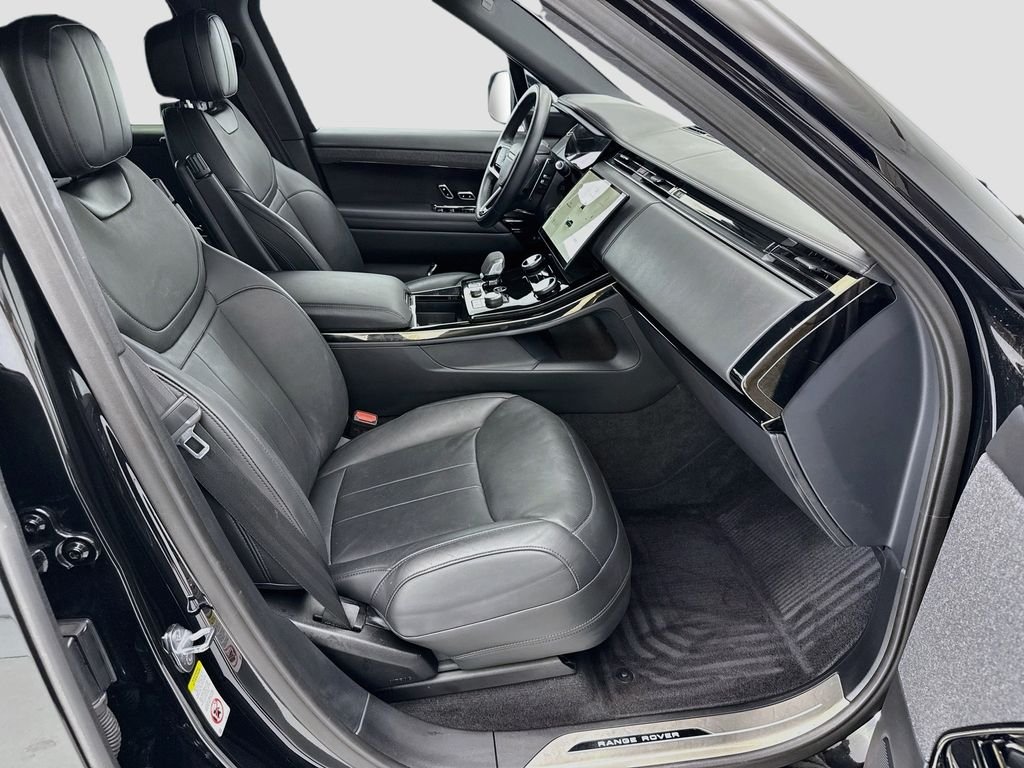 Used 2023 Santorini Black Metallic Land Rover SE Dynamic image 19