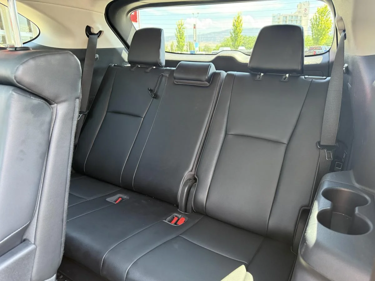 Used 2020 Black Toyota Limited Awd image 18