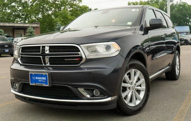 Used 2015 Steel Metallic Dodge SXT image 1