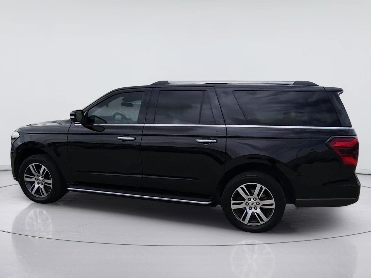 2023 Ford Expedition photo 6 of 36