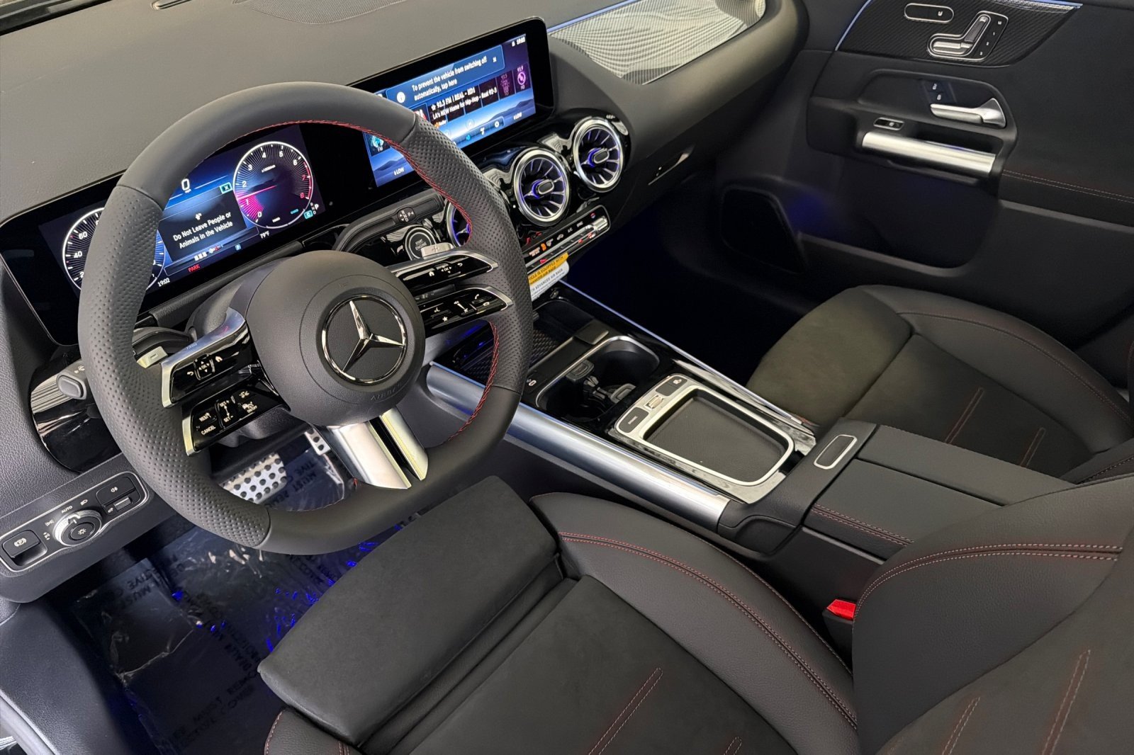 New 2026 Polar White Mercedes-Benz GLA 250 SUV image 9