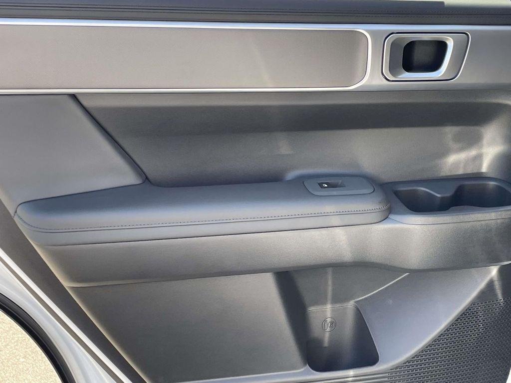 New 2027 White Hyundai SEL AWD image 16