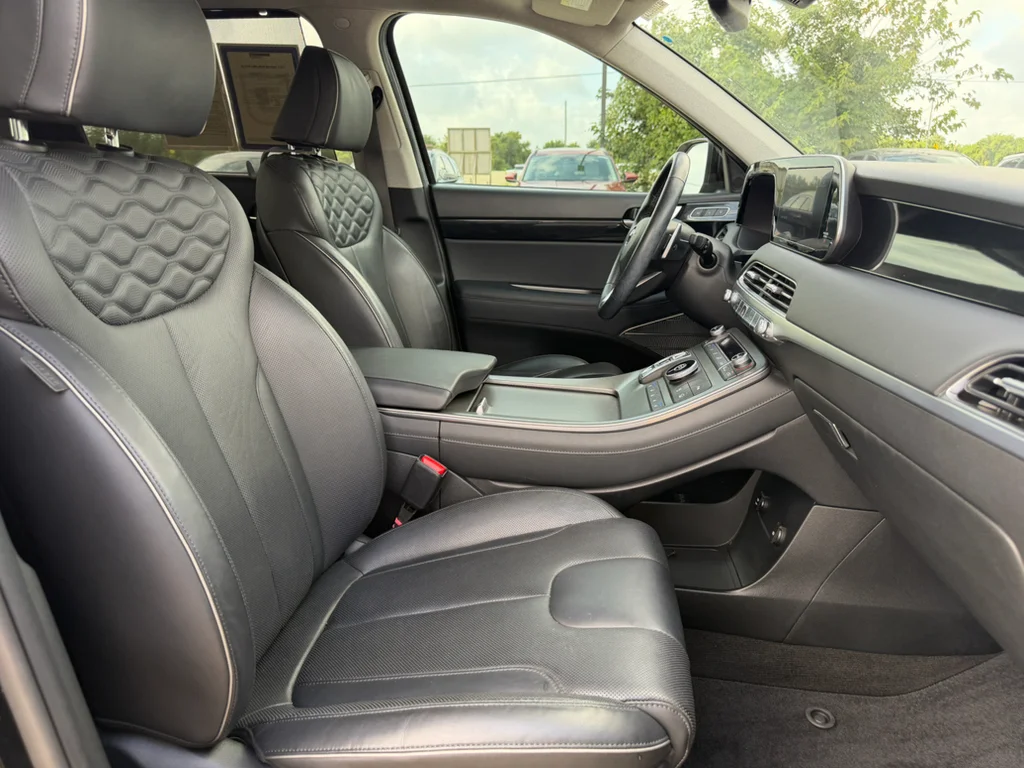 Used 2021 Becketts Black Hyundai Limited image 12