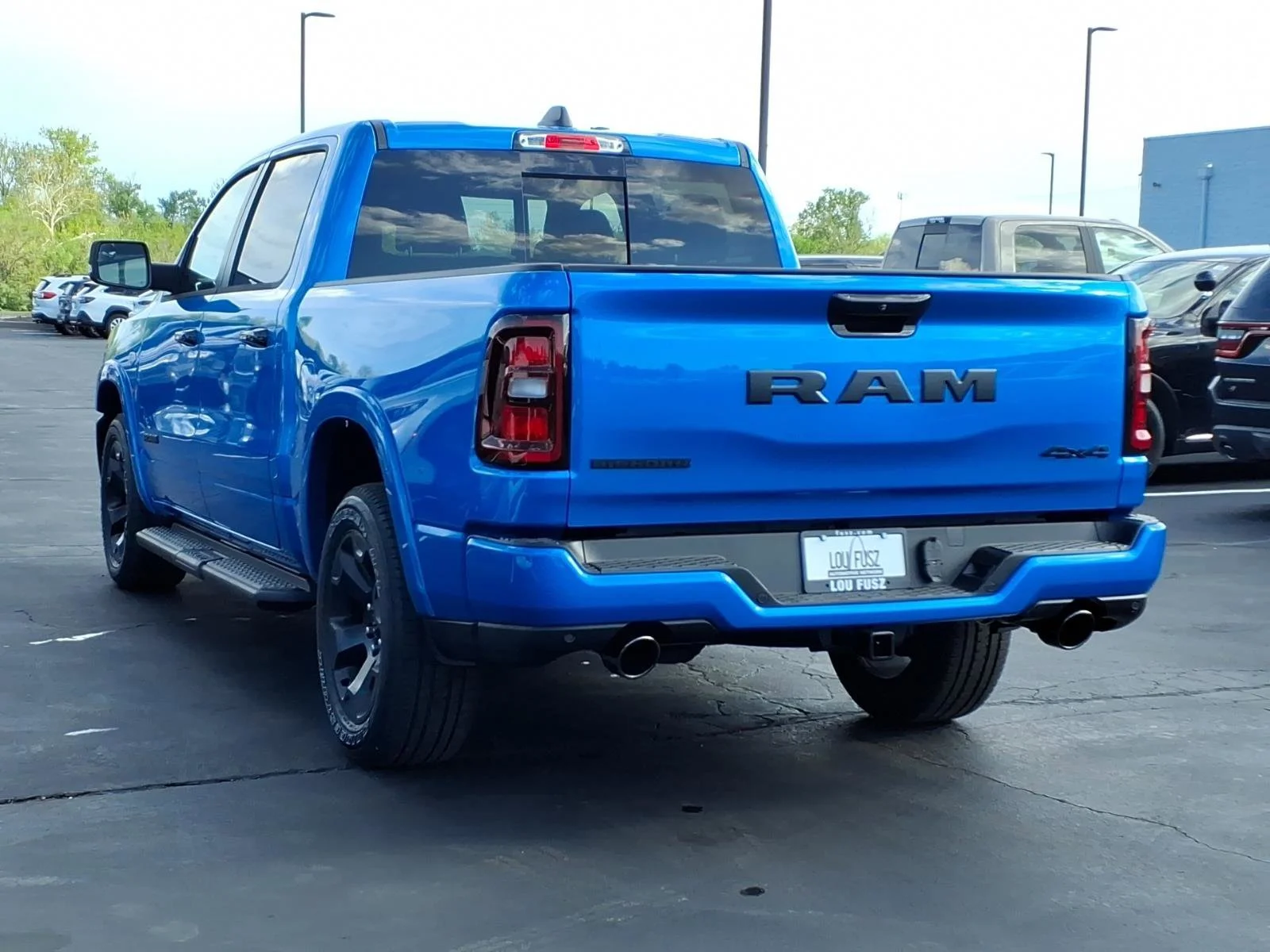 New 2026 Hydro Blue Pearl-Coat Exterior Paint RAM Big Horn/Lone Star image 4