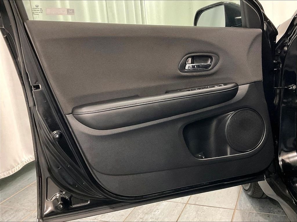 Used 2019 Black Honda LX image 9