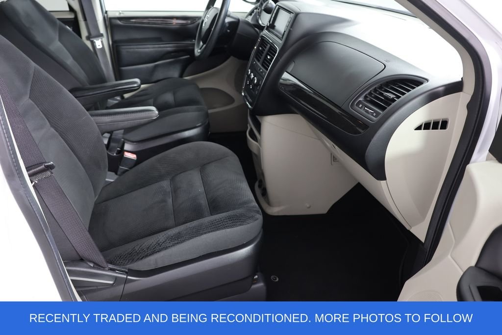 Used 2019 White Dodge SE image 19