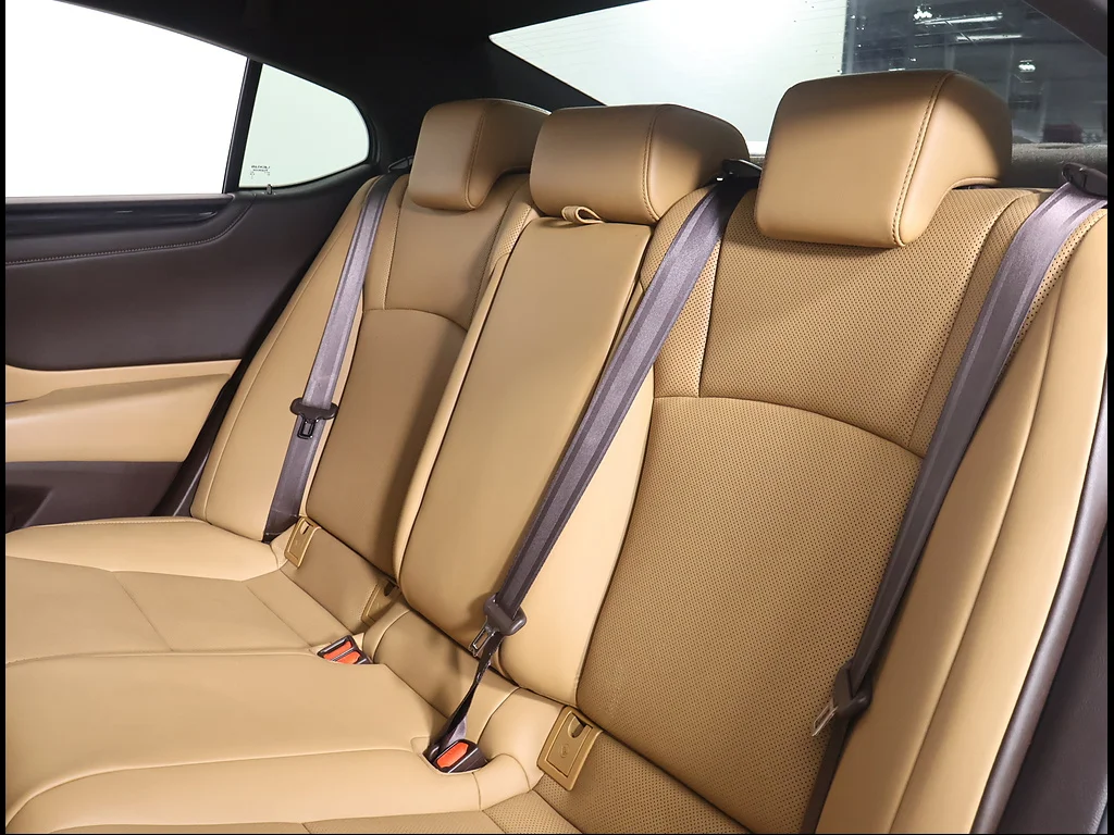 Certified Used 2020 Eminent White Pearl Lexus Base image 10