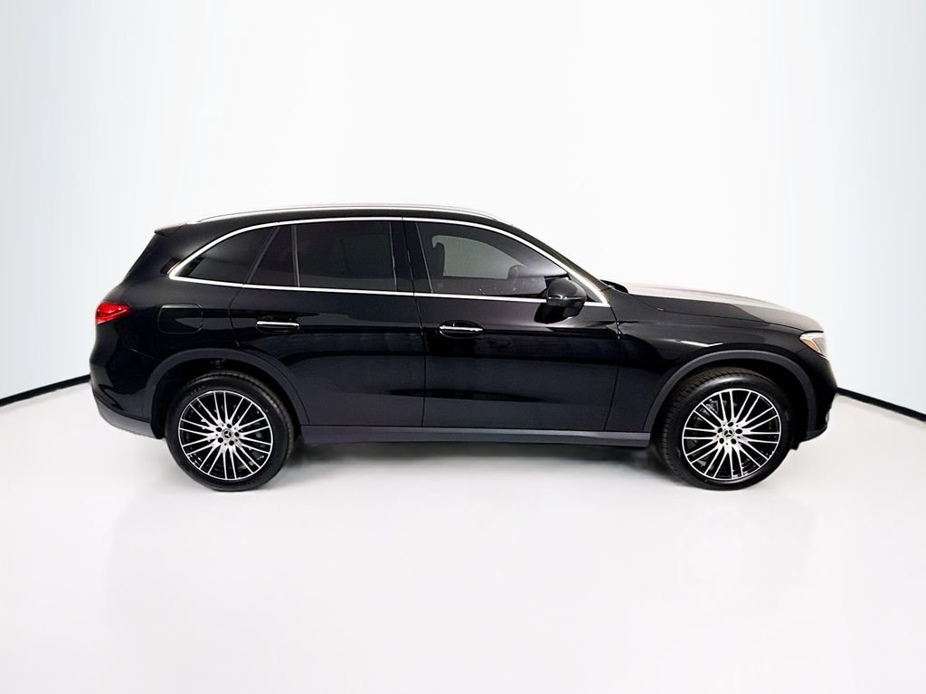 New 2026 Black Mercedes-Benz GLC 300 image 4