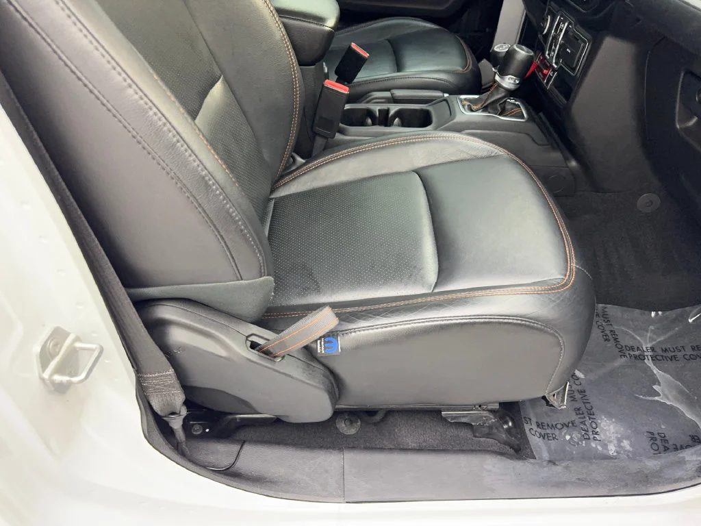 Used 2023 White Jeep Mojave image 46