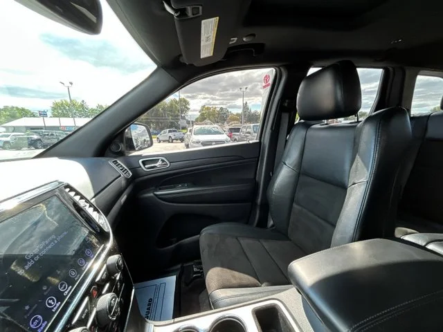 Used 2019 Bright White Clearcoat Jeep Altitude image 46
