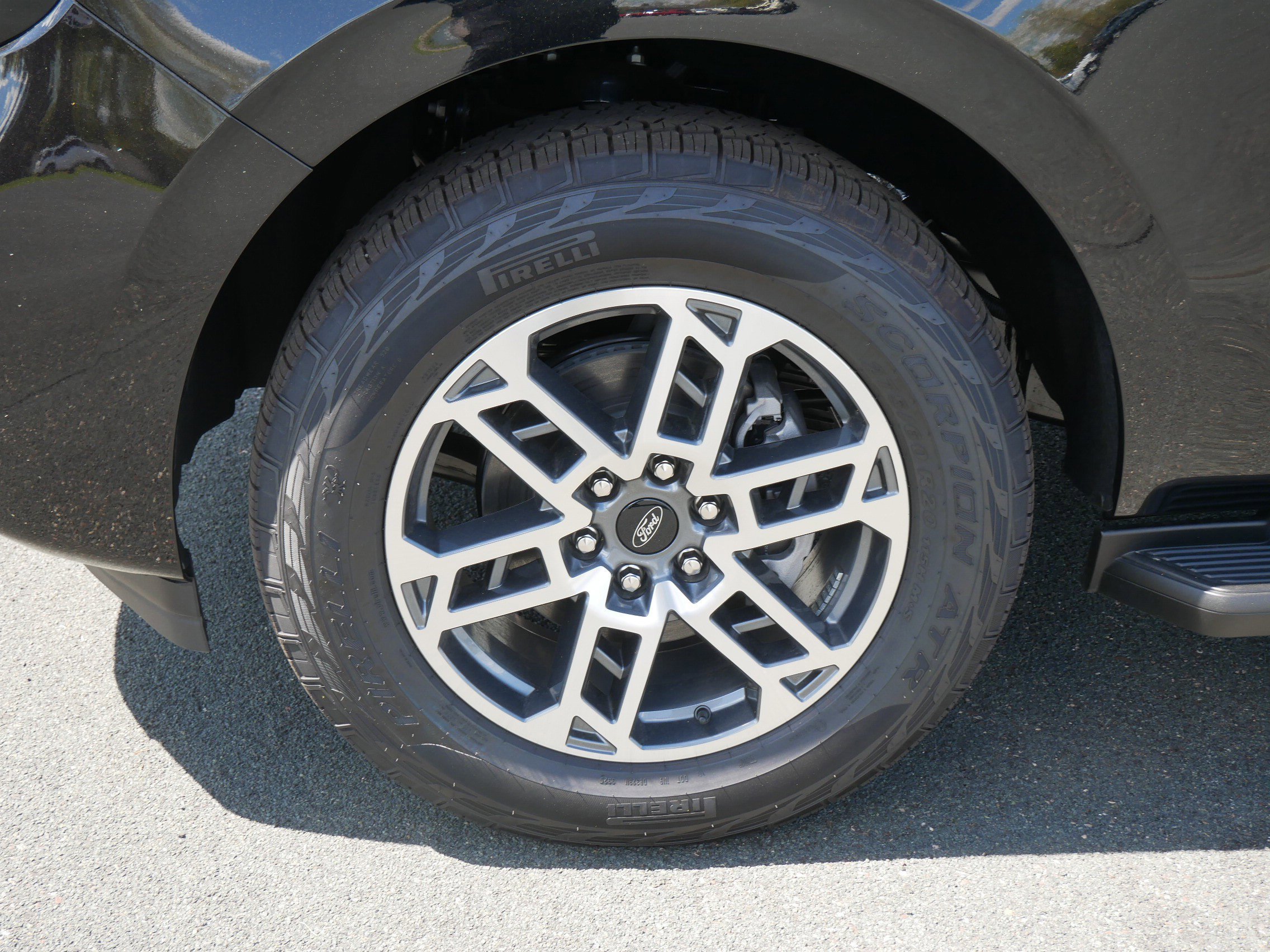2026 Ford Expedition Active - Photo 6
