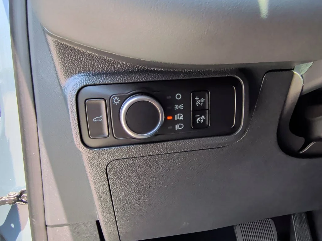Used 2026 Vapor Blue Metallic Ford Active image 15