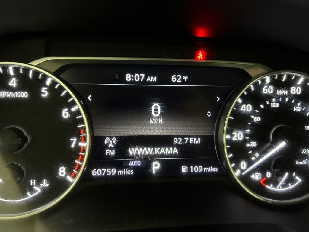 Used 2022 Gray Nissan S image 10