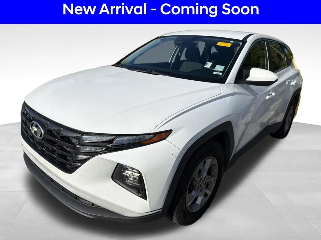 Used 2022 White Hyundai SE image 1