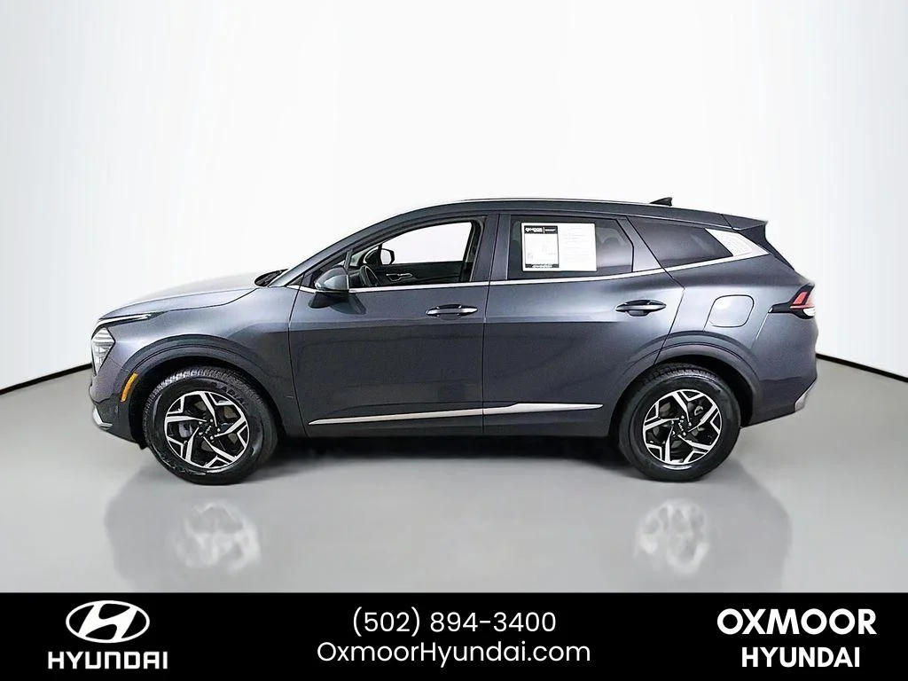 Used 2024 Gravity Gray Kia LX image 4