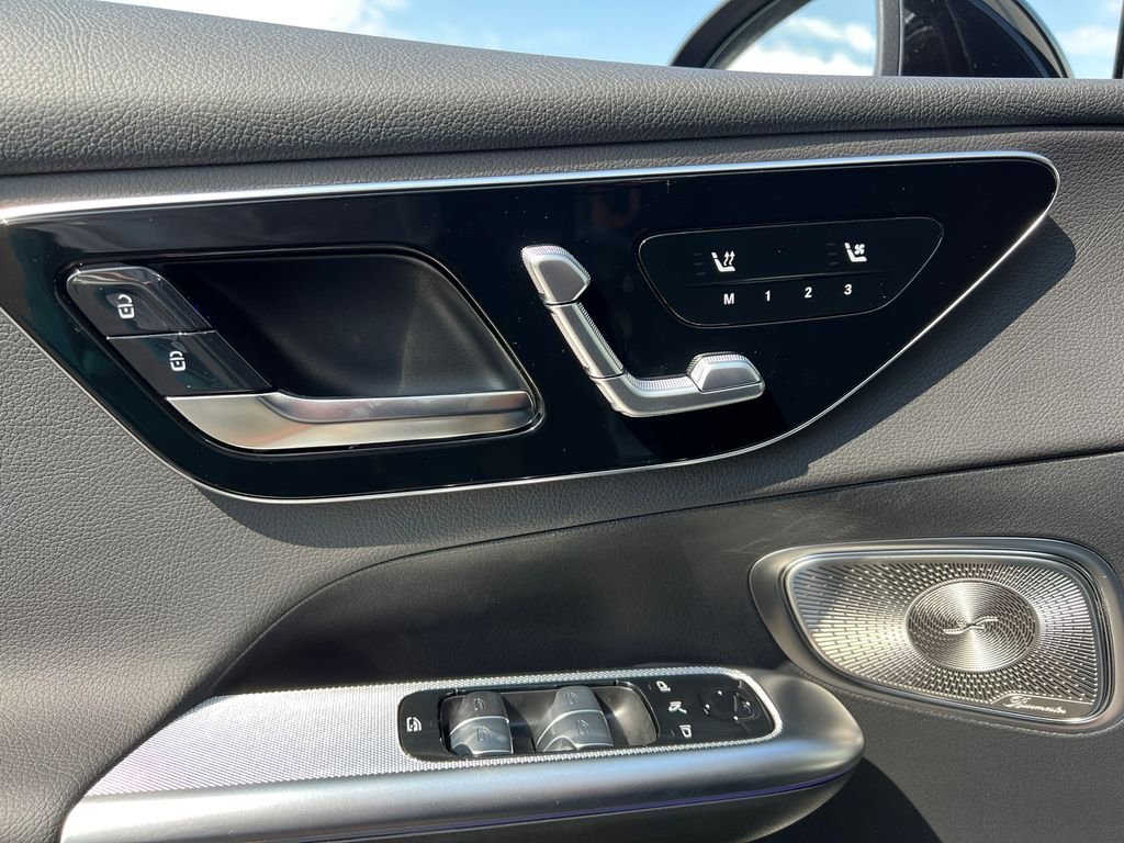 New 2026 Obsidian Black Metallic Mercedes-Benz GLC 300 image 12