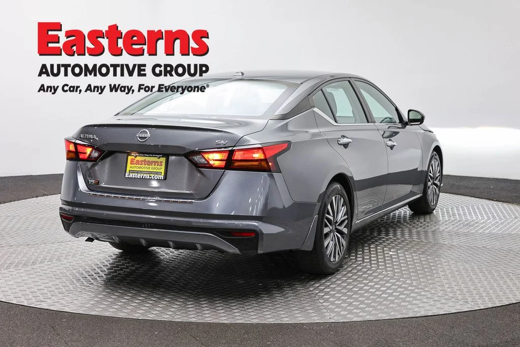Used 2023 Gray Nissan 2.5 SV image 5