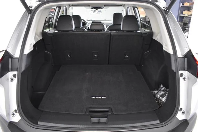 Used 2023 Silver Nissan SV image 17