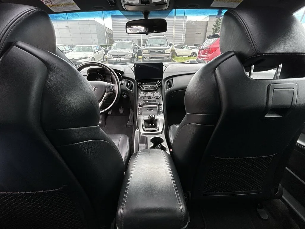 Used 2014  Hyundai 2.0T Premium 6sp Dilawri Certified   Local BC   Re image 29