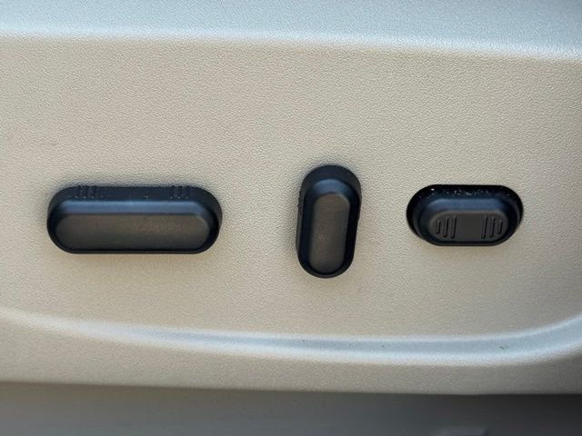 Used 2014 White Ford SE image 16