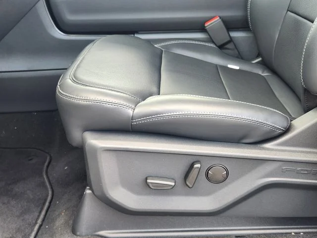New 2026 Star White Metallic Tri-Coat Ford Platinum® image 23
