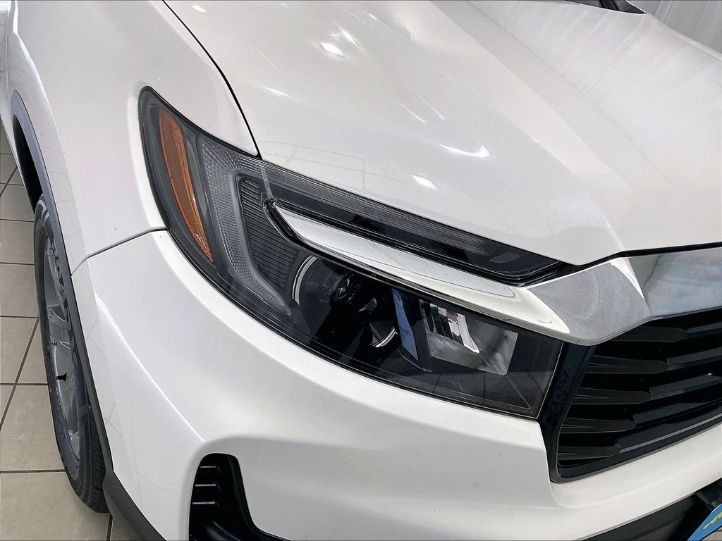 Used 2023 White Honda RTL image 34