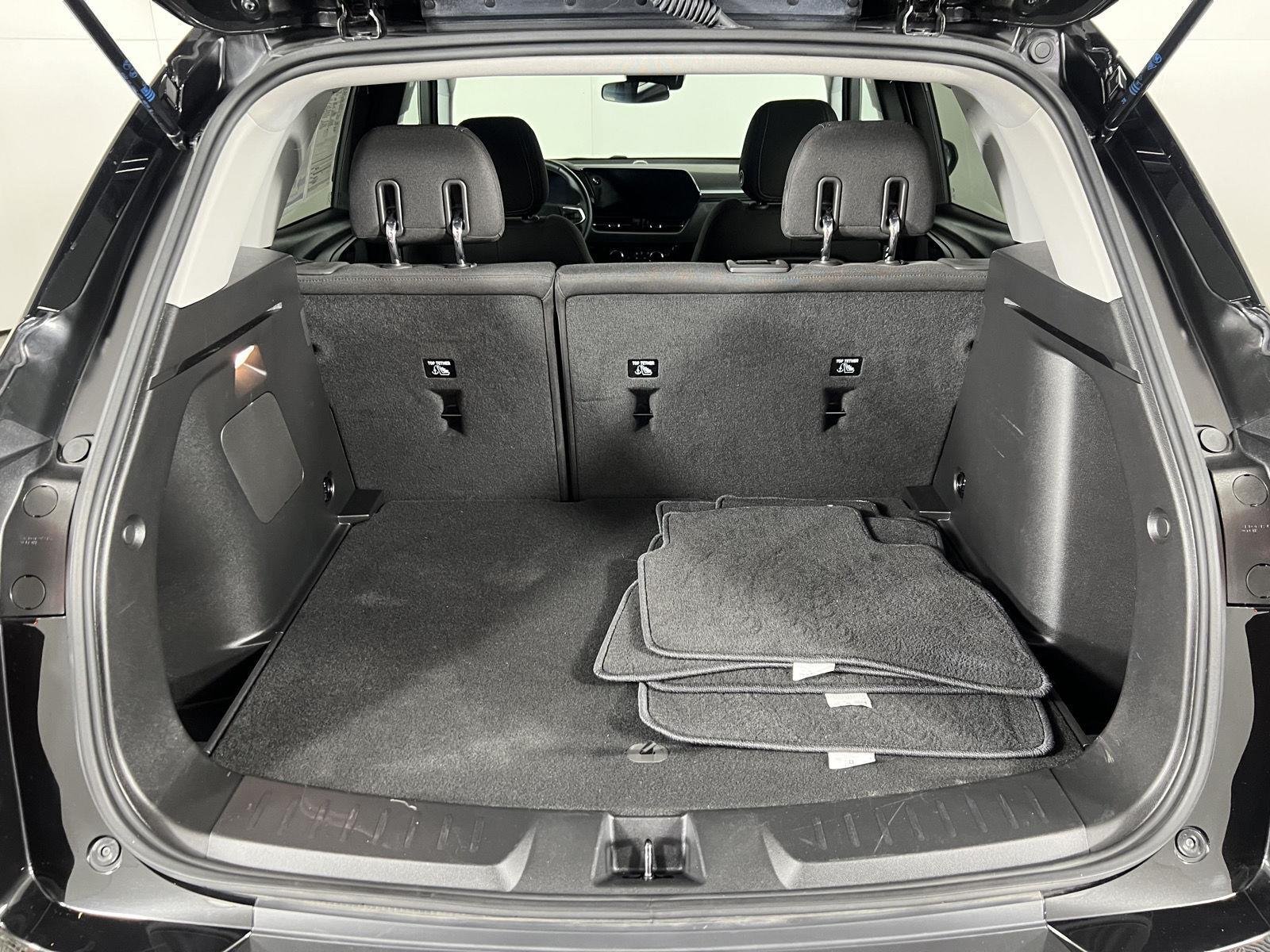 Used 2024 Mosaic Black Metallic Chevrolet LT image 15