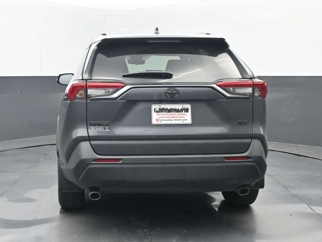 Used 2022 Magnetic Gray Metallic Toyota XLE image 4