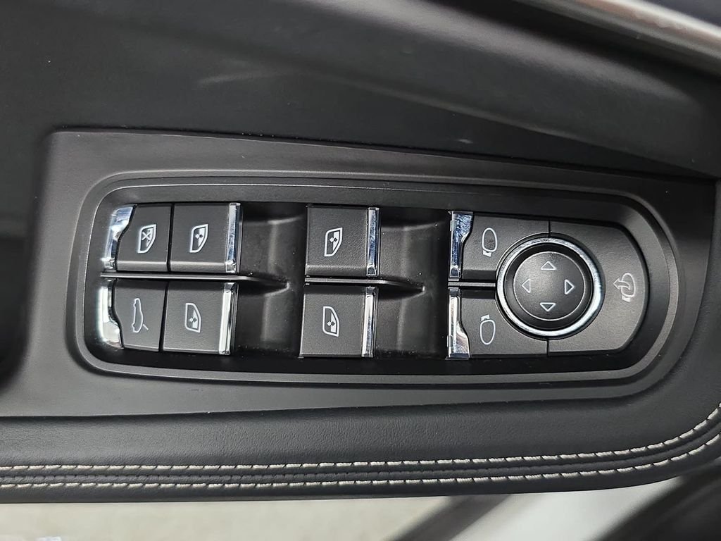 Certified Used 2023  Porsche T image 24