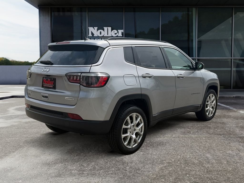 Used 2022 Jeep Compass Latitude Lux with VIN 3C4NJDFB4NT224644 for sale in Kansas City