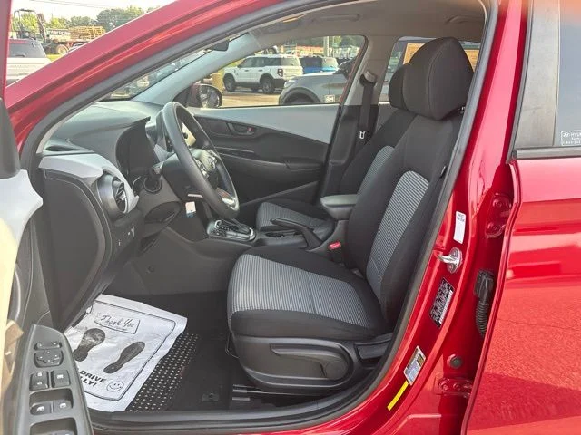 Used 2019 Red Hyundai SE image 12
