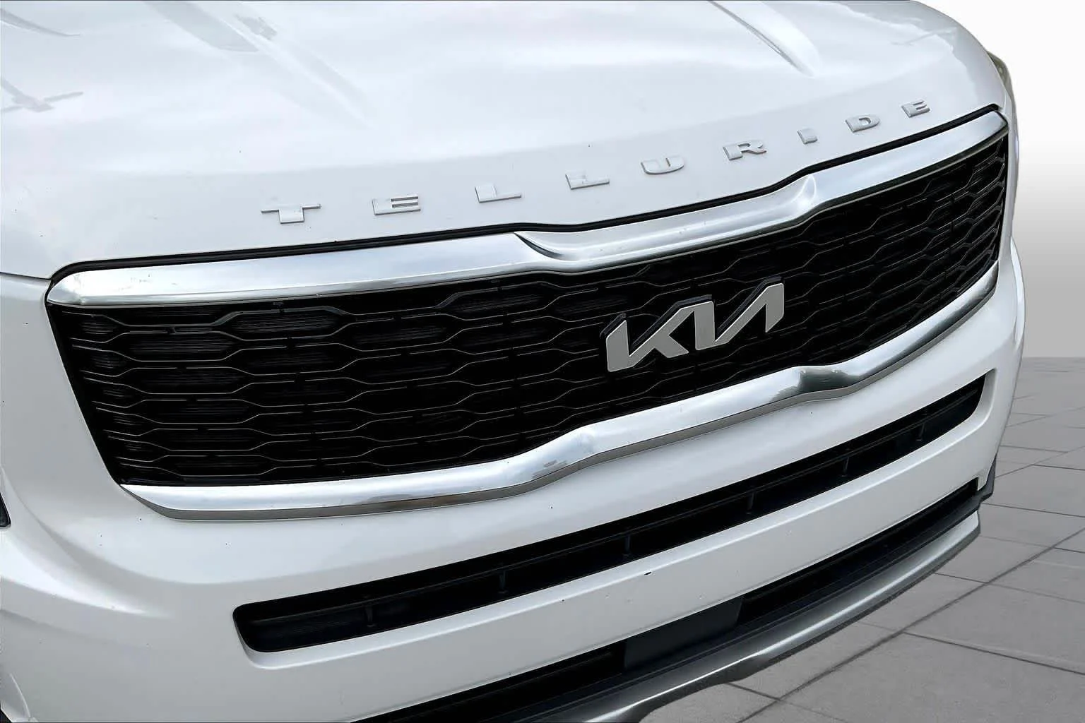 Used 2022 Glacial White Pearl Kia S image 30