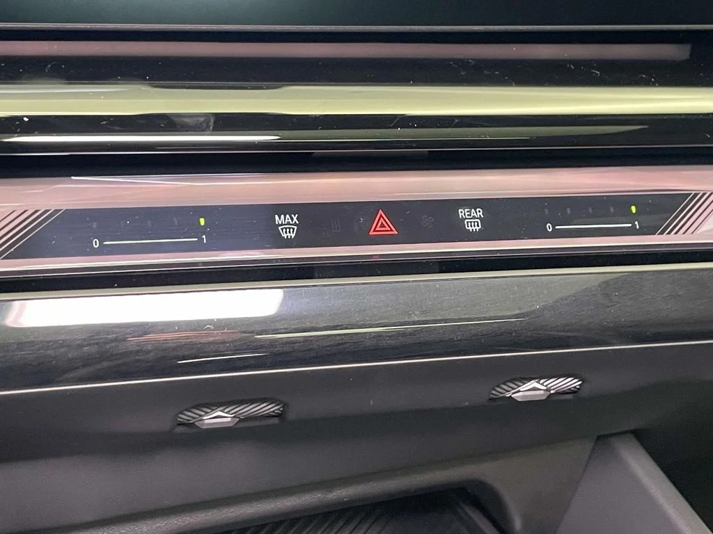 2026 BMW 5 Series 550e - Photo 27
