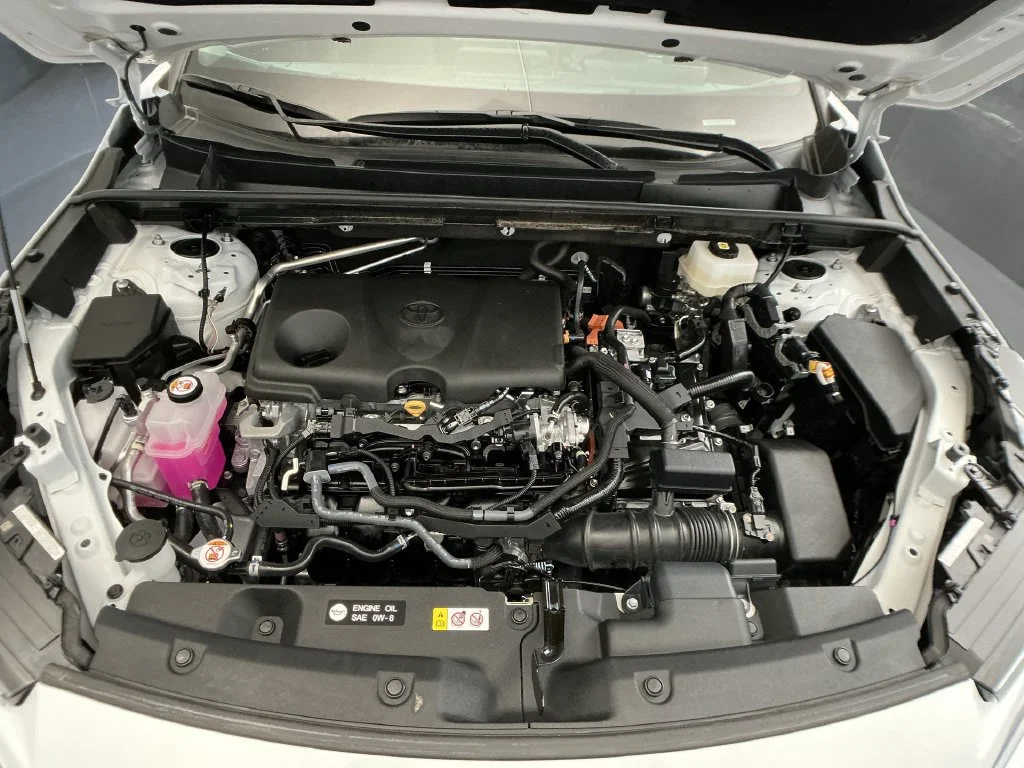 Used 2026 Ice Cap Toyota XLE Premium image 32