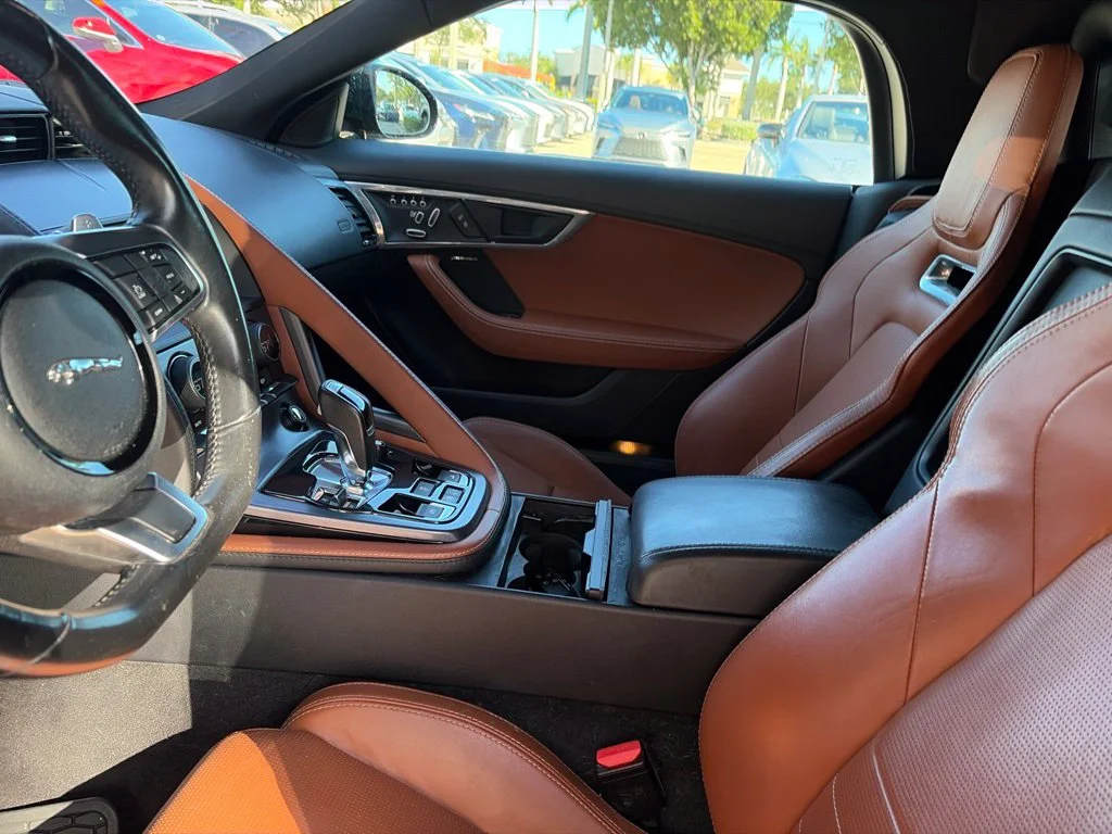 Used 2019 Green Jaguar P300 image 15