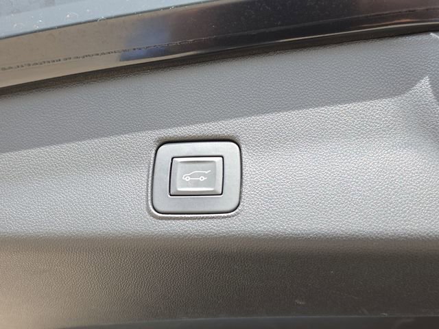 Used 2023 Mosaic Black Metallic Chevrolet RS image 8