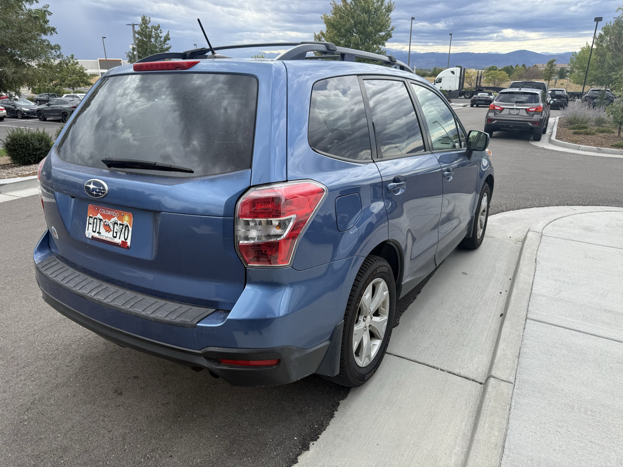 Used 2015 Quartz Blue Pearl Subaru 2.5i Premium image 5