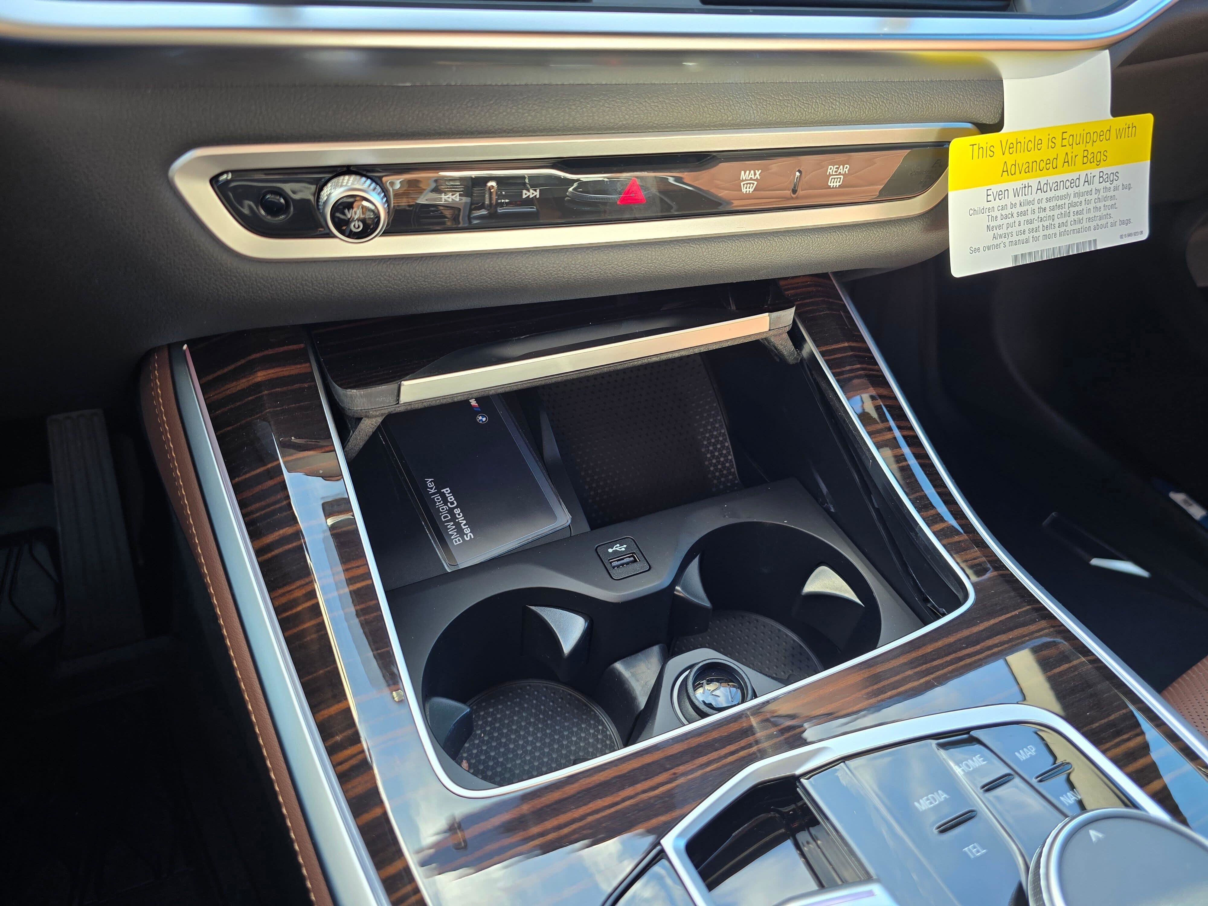 New 2026 Mineral White Metallic BMW xDrive50e image 21