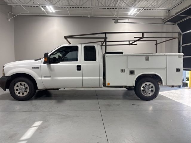 Used 2006 White Ford XL image 13