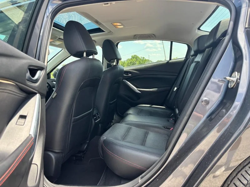 Used 2014  Mazda i Grand Touring image 13