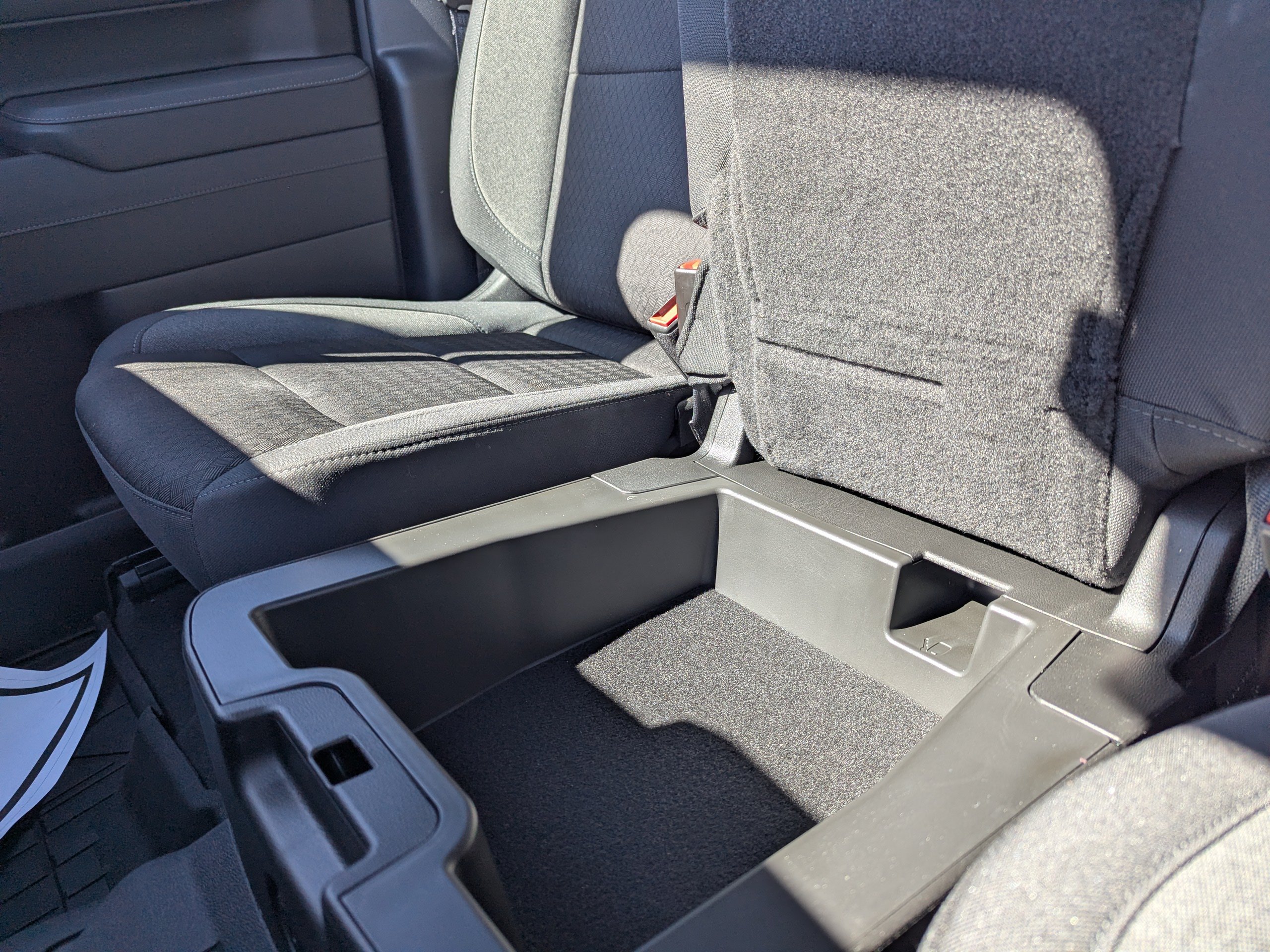 New 2025 Sterling Gray Metallic Chevrolet LT image 24