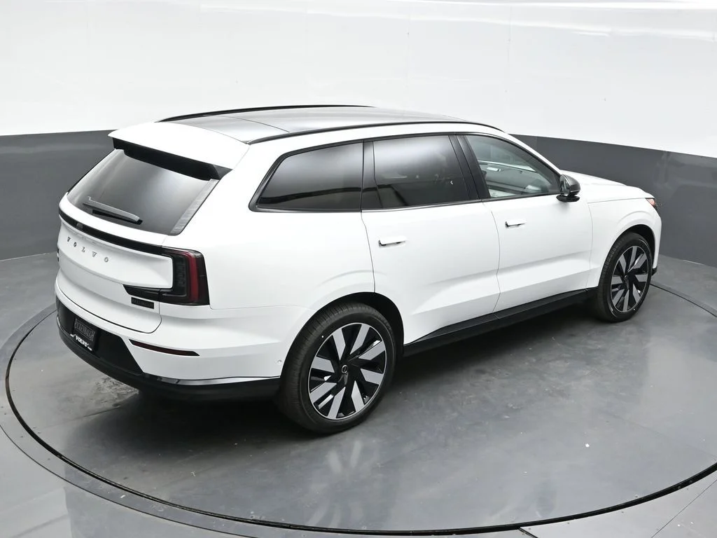 New 2026 Crystal White Volvo Twin Motor Plus image 35