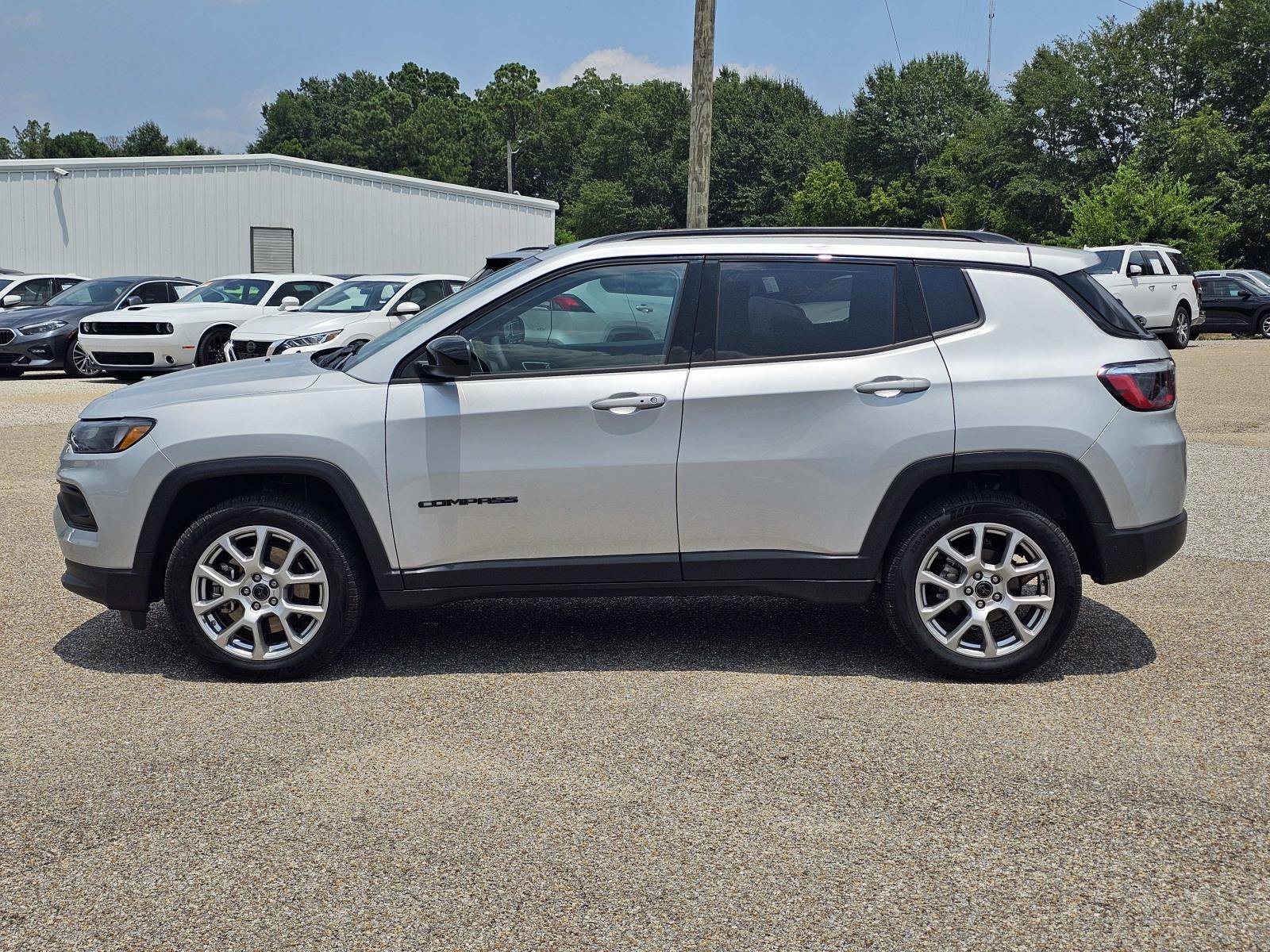 2026 Jeep Compass Latitude Altitude - Photo 13
