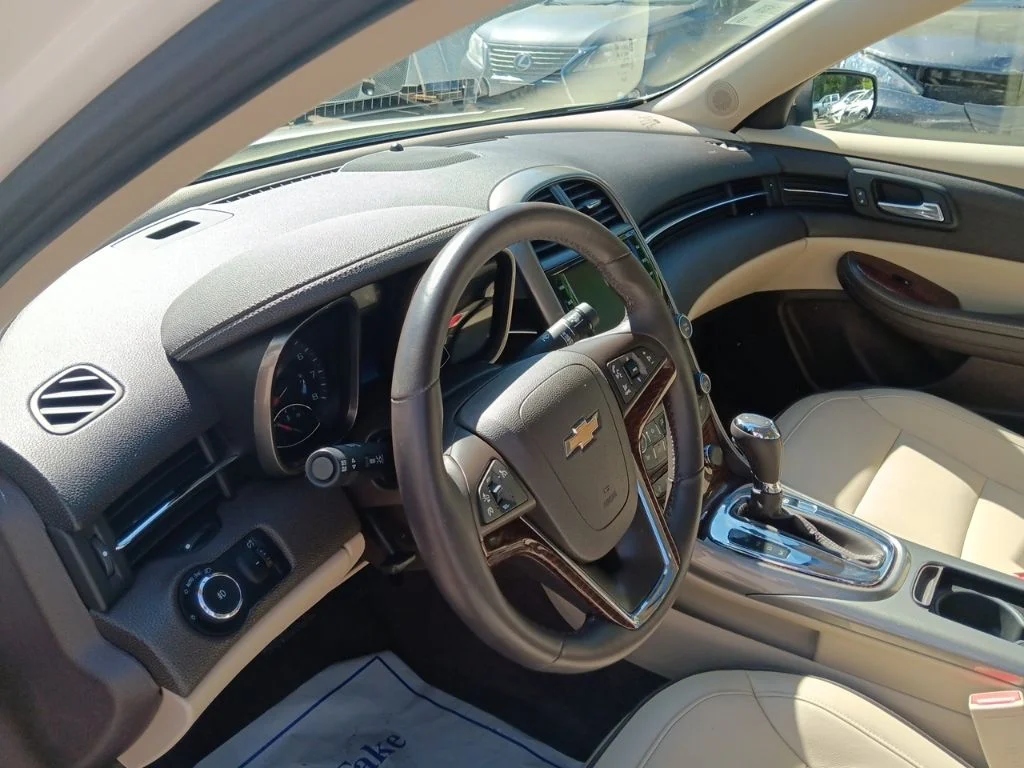 Used 2013 White Diamond Tricoat Chevrolet LTZ image 15