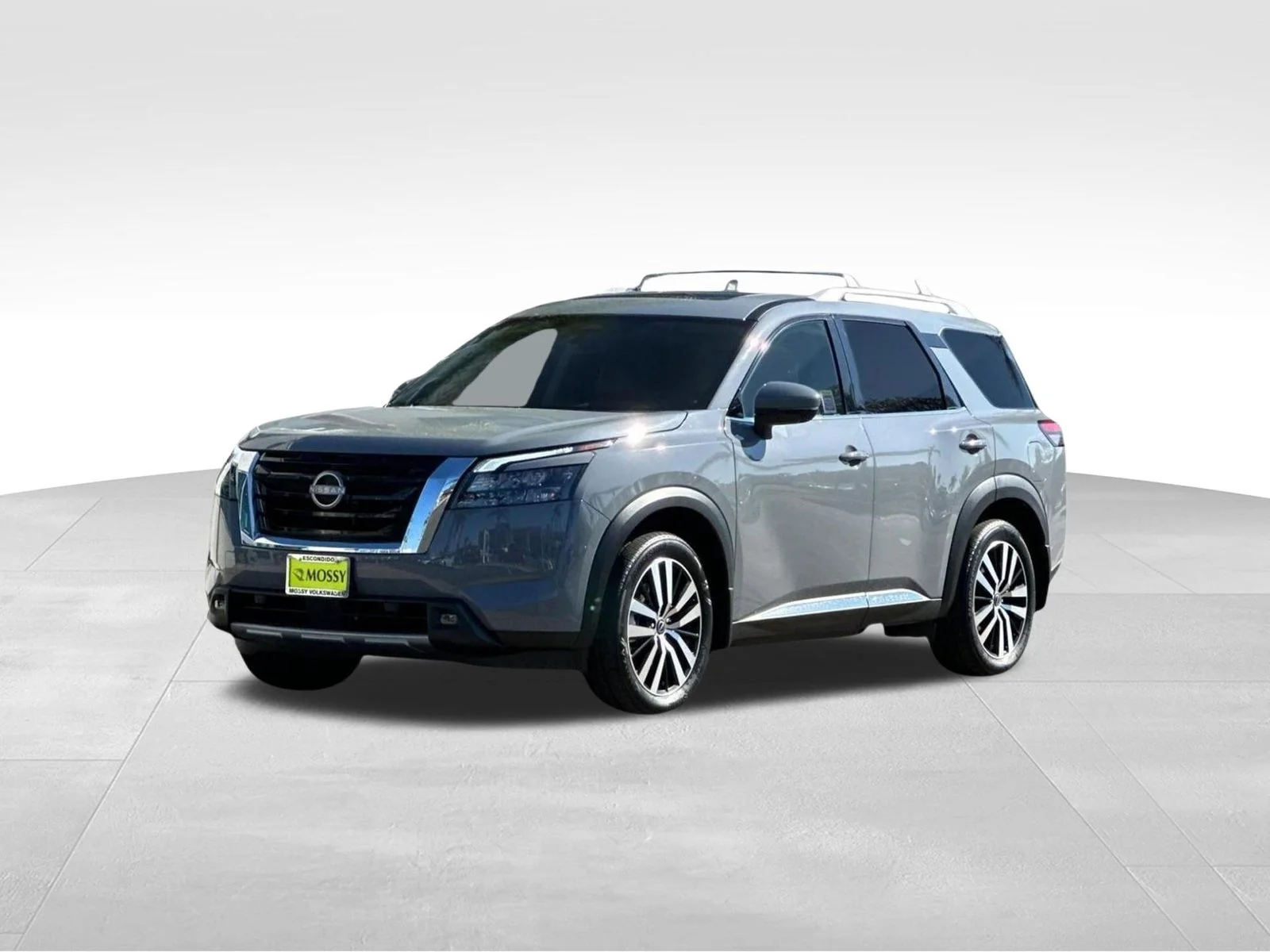 2025 Nissan Pathfinder Platinum 2WD's photo