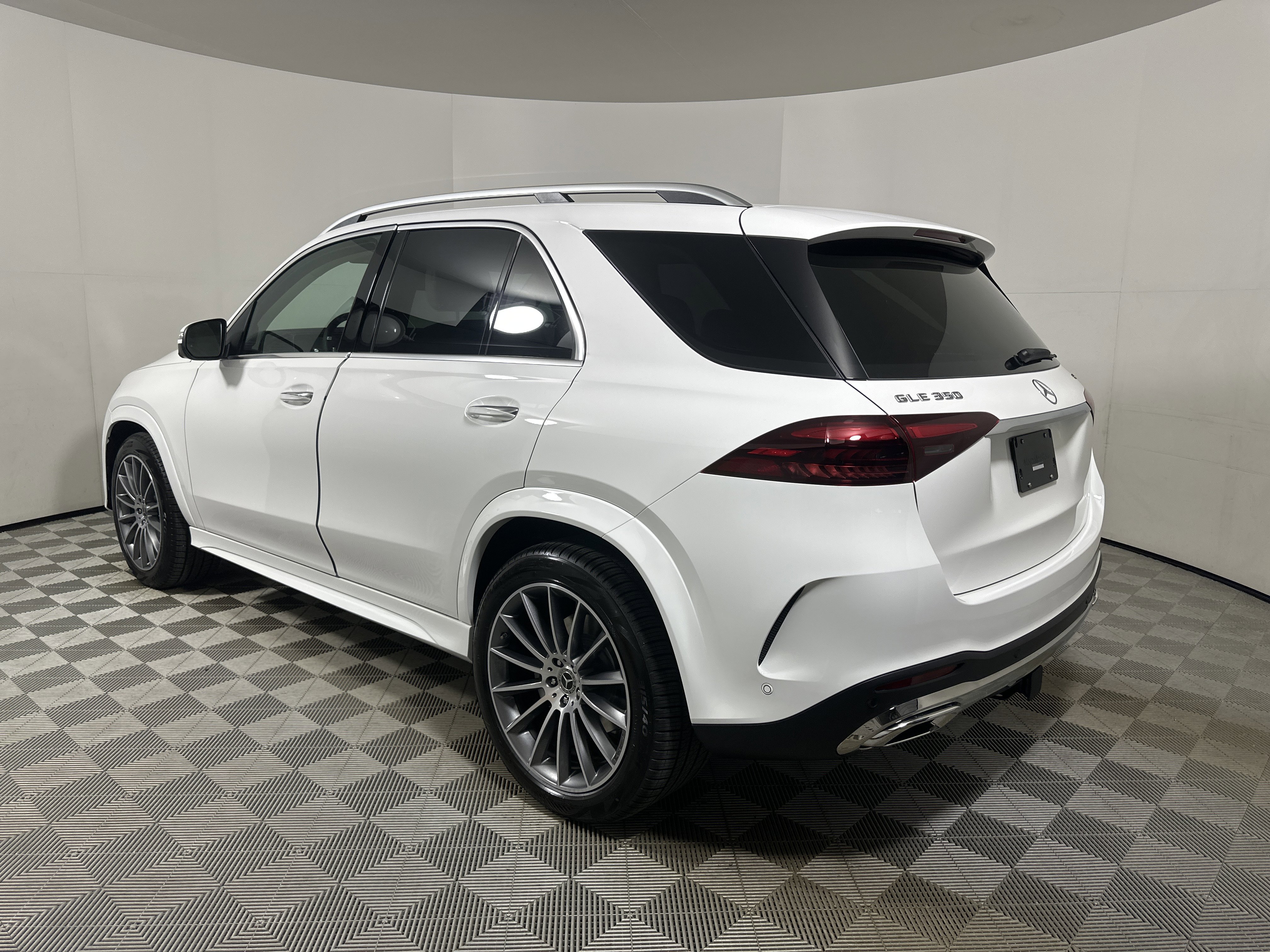 New 2026 POLAR WHITE Mercedes-Benz GLE 350 image 5